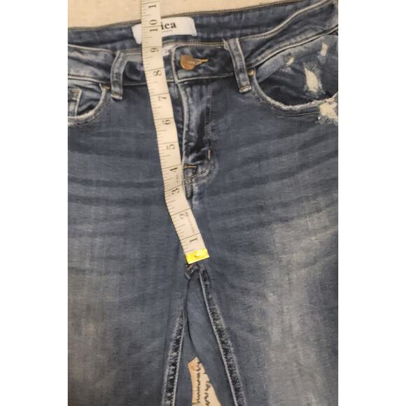 Mica Los Angeles Low-Rise Cropped Distressed Jeans w Raw hems Womens Sz 26 - Picture 5 of 9
